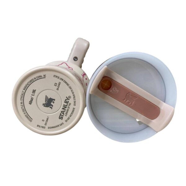 photo_2025-09-30_15-02-09 (3) Stanley Quencher Tumbler 40 oz – Edición Especial Hello Kitty